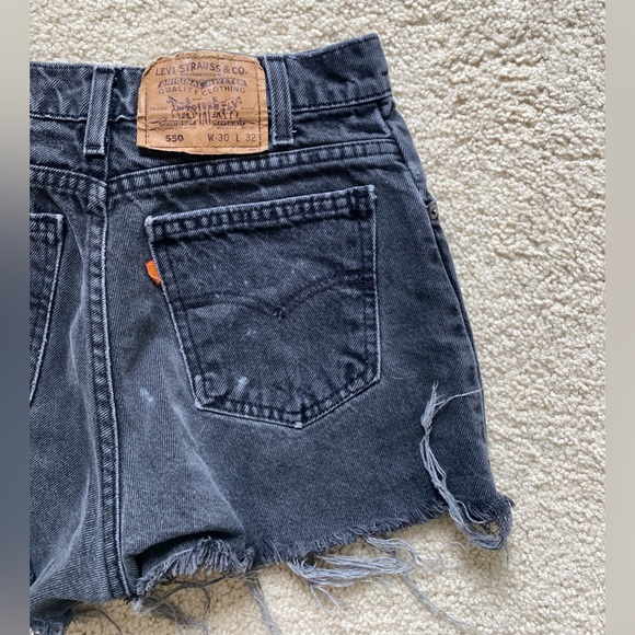 VINTAGE BLACK LEVIS SHORTS - Picture 1 of 3